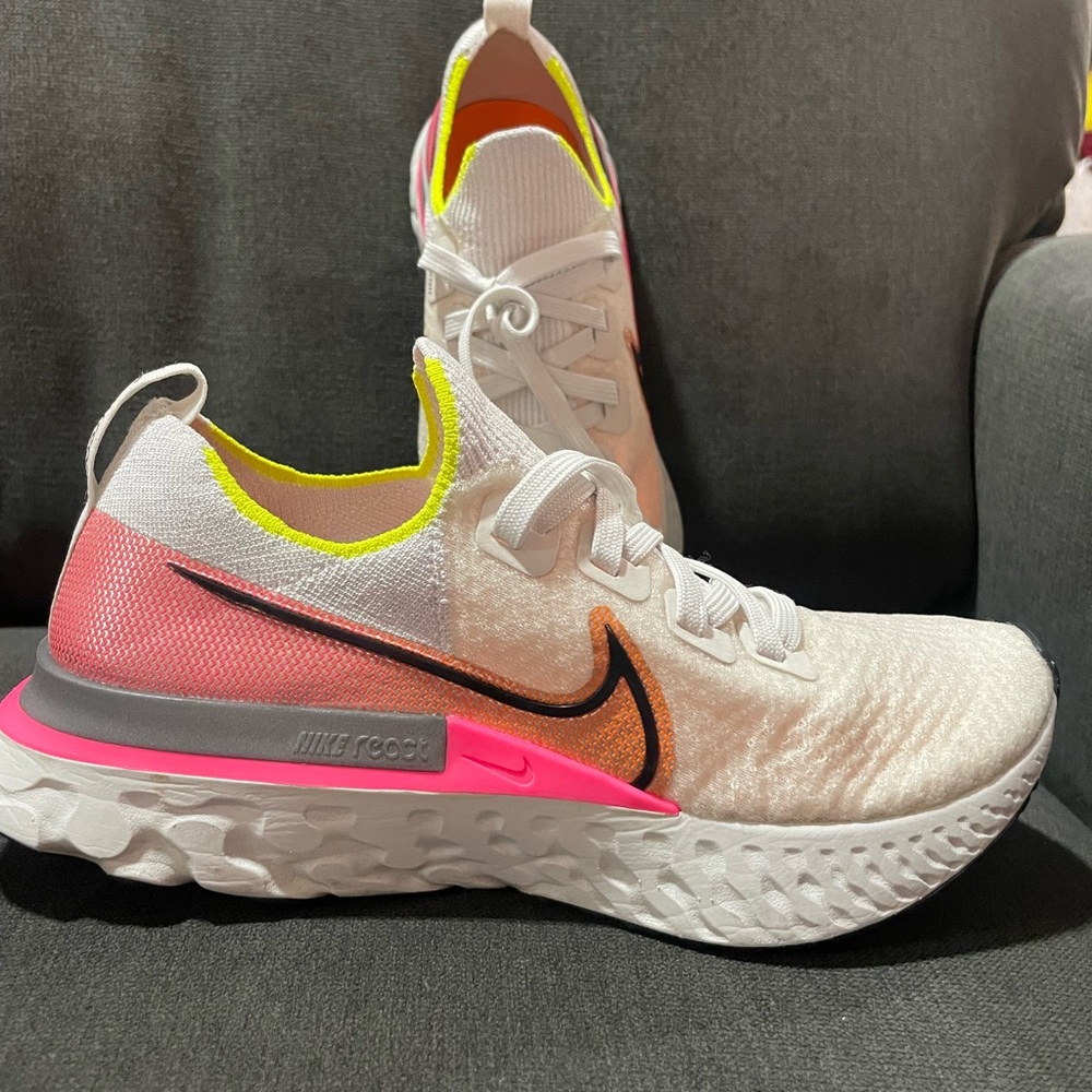 Nike React Infinity Run 'Pink Blast' CD4372-004 Size 8